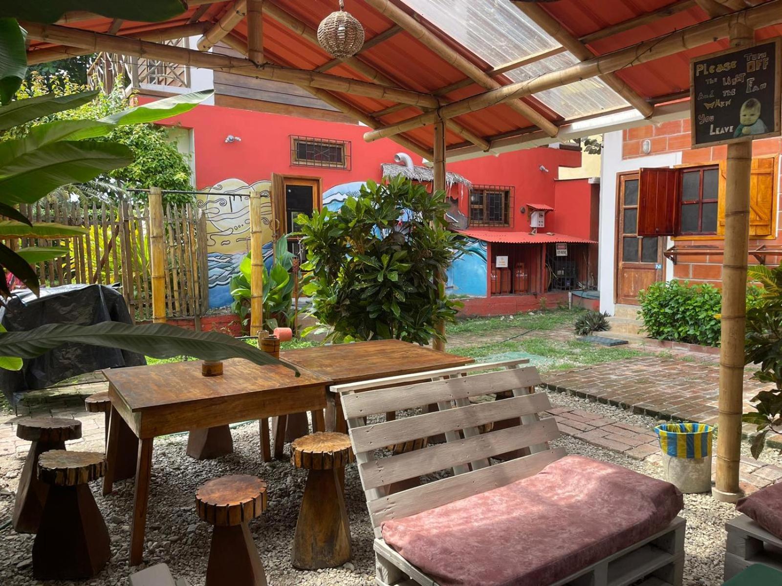 Esperanto Bed & Breakfast Surf Hostel Montanita Luaran gambar